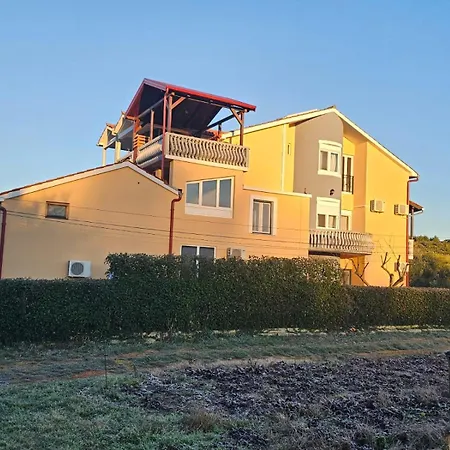 Seherzada Villa Pula