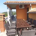 Seherzada Vila *